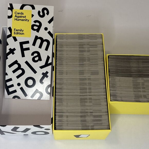 Card Against Humanity Family Edition Game 600 Cards & Glow In The Dark 300 Cards - Picture 8 of 9